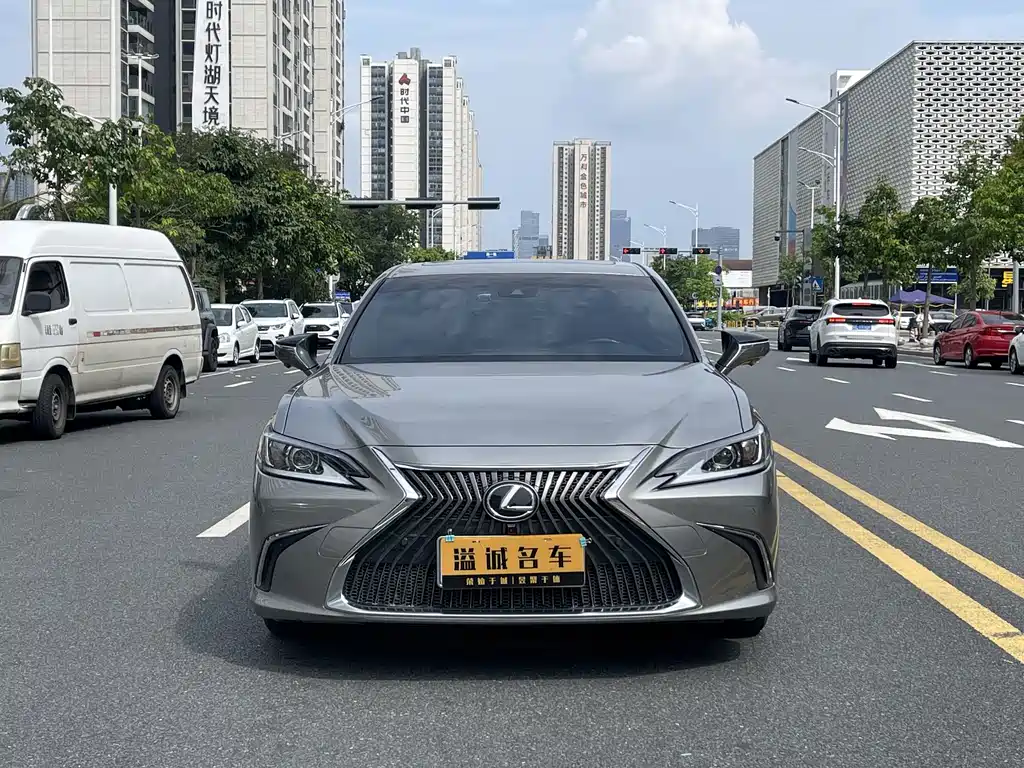 Lexus ES — миниатюра 2
