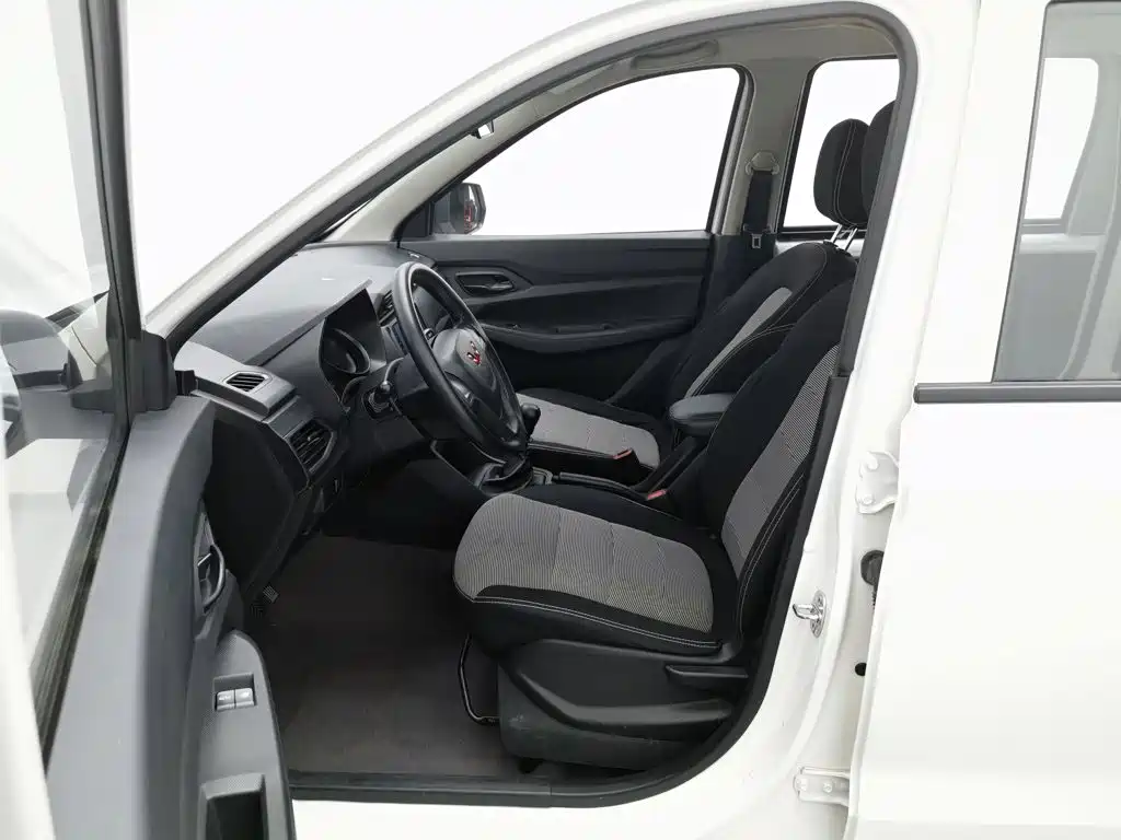 Wuling Hongguang — миниатюра 10