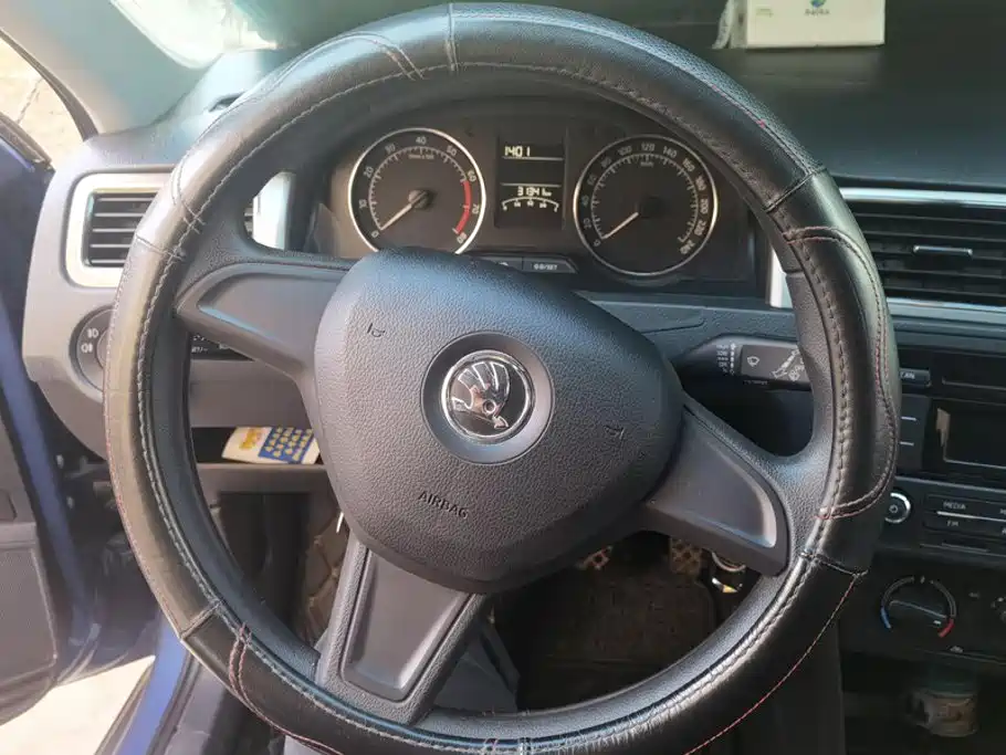 Skoda Rapid Spaceback — миниатюра 15