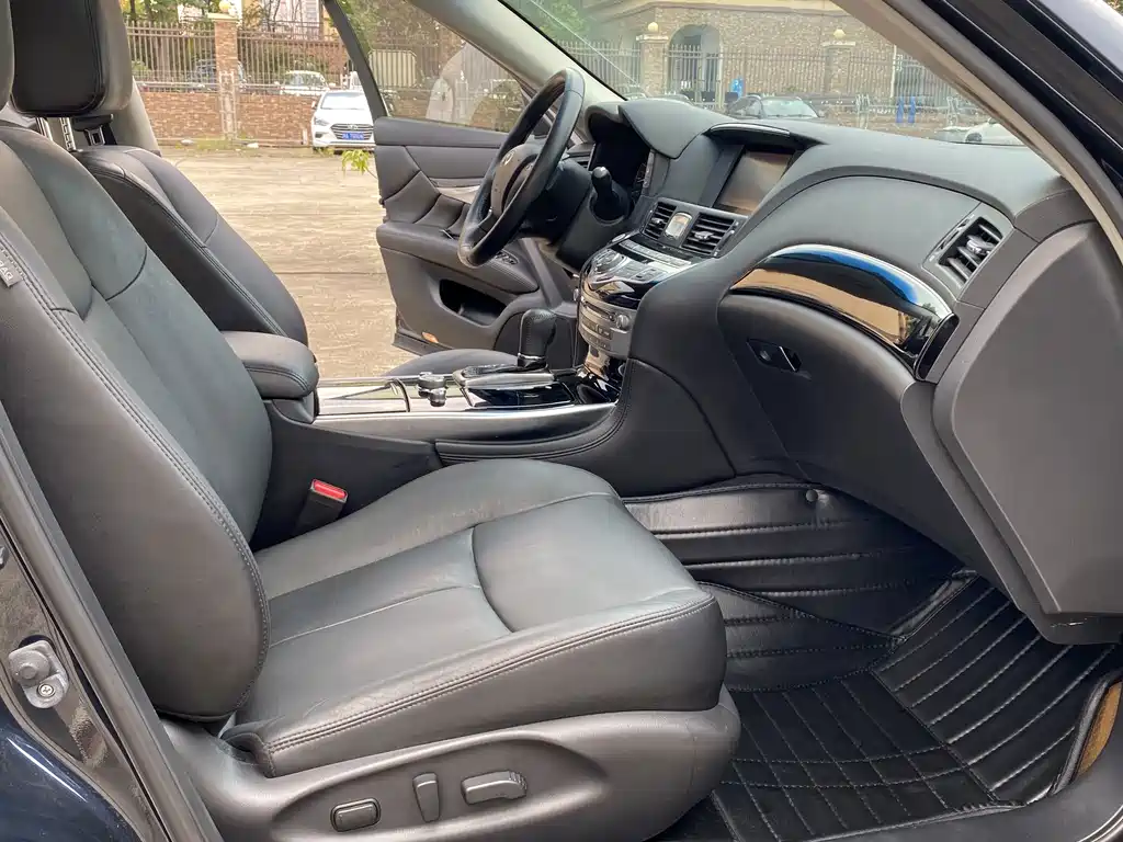 Infiniti Q70 — миниатюра 7