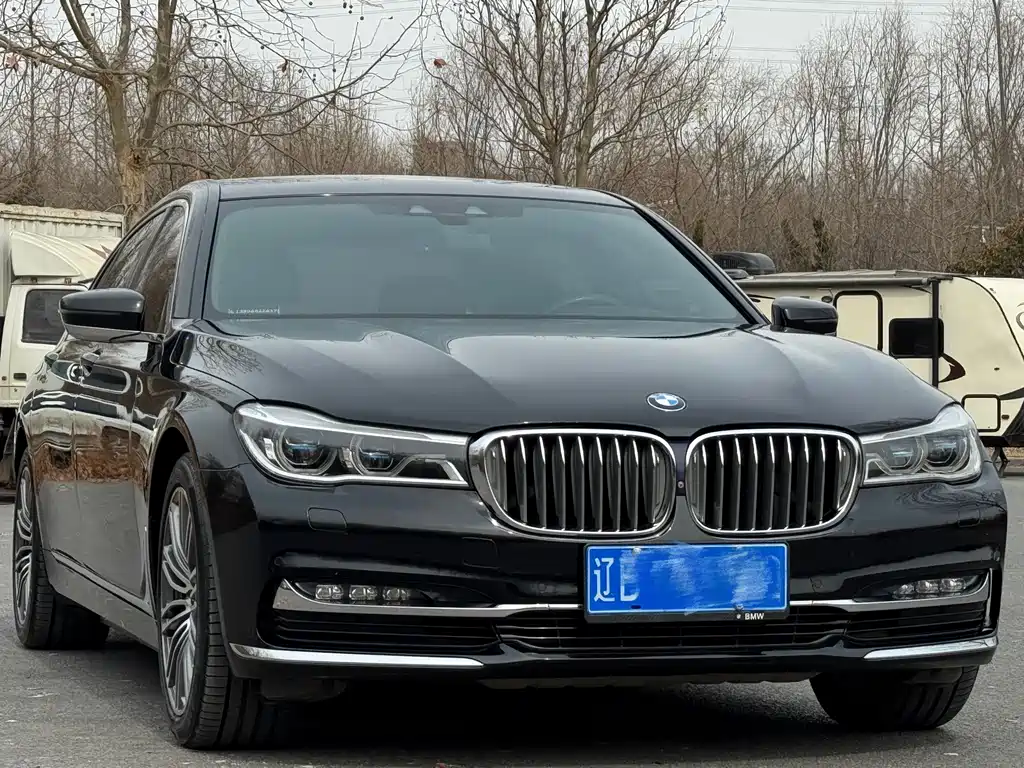 BMW 7 SERIES