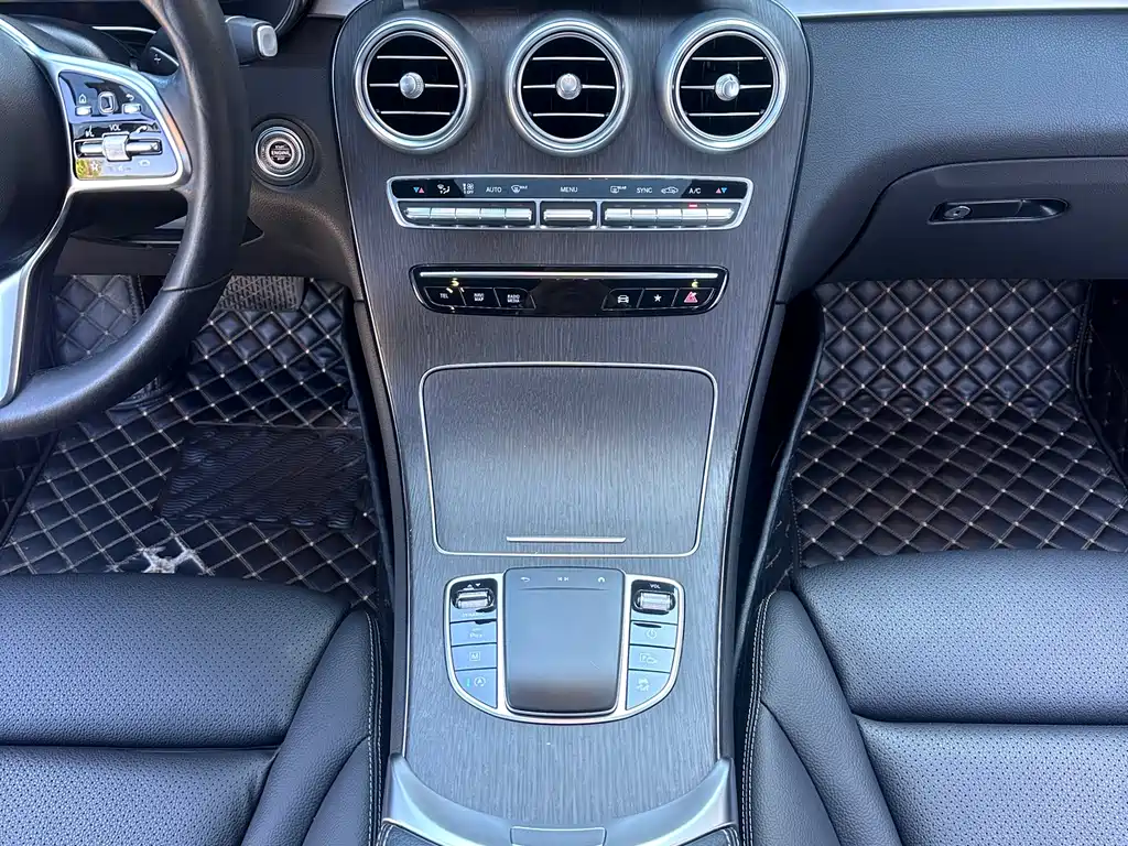 Mercedes-Benz GLC 2020 GLC 300 4MATIC SUV