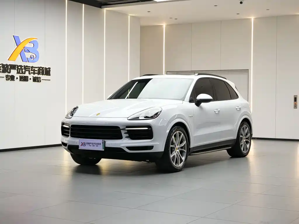 Porsche Cayenne Hybrid 2021