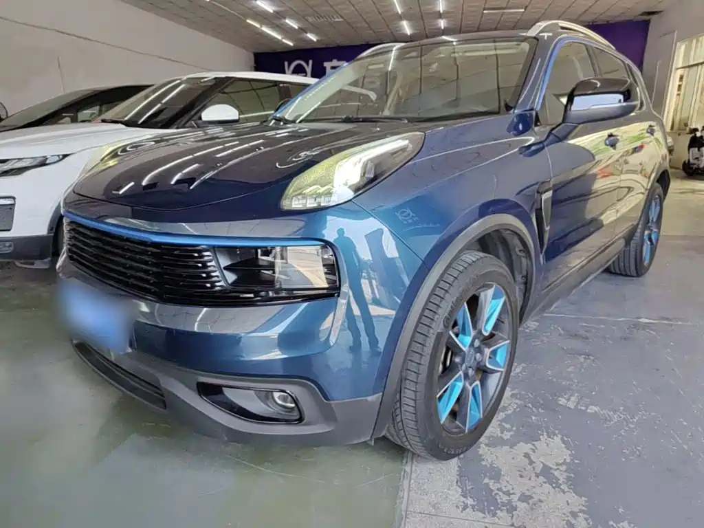 Lynk & Co 01