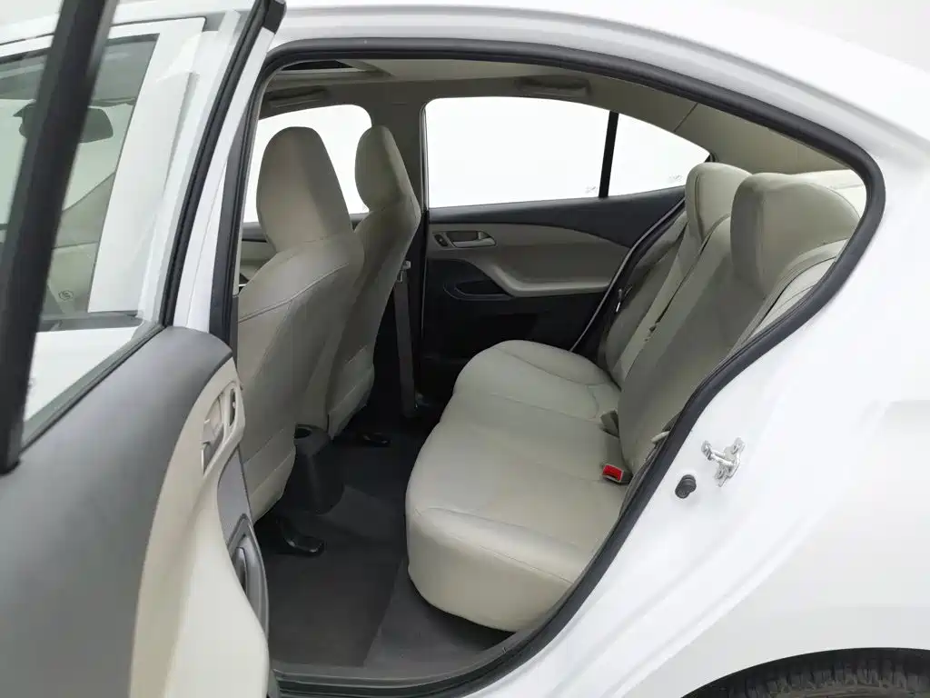 Chevrolet Sail — миниатюра 15