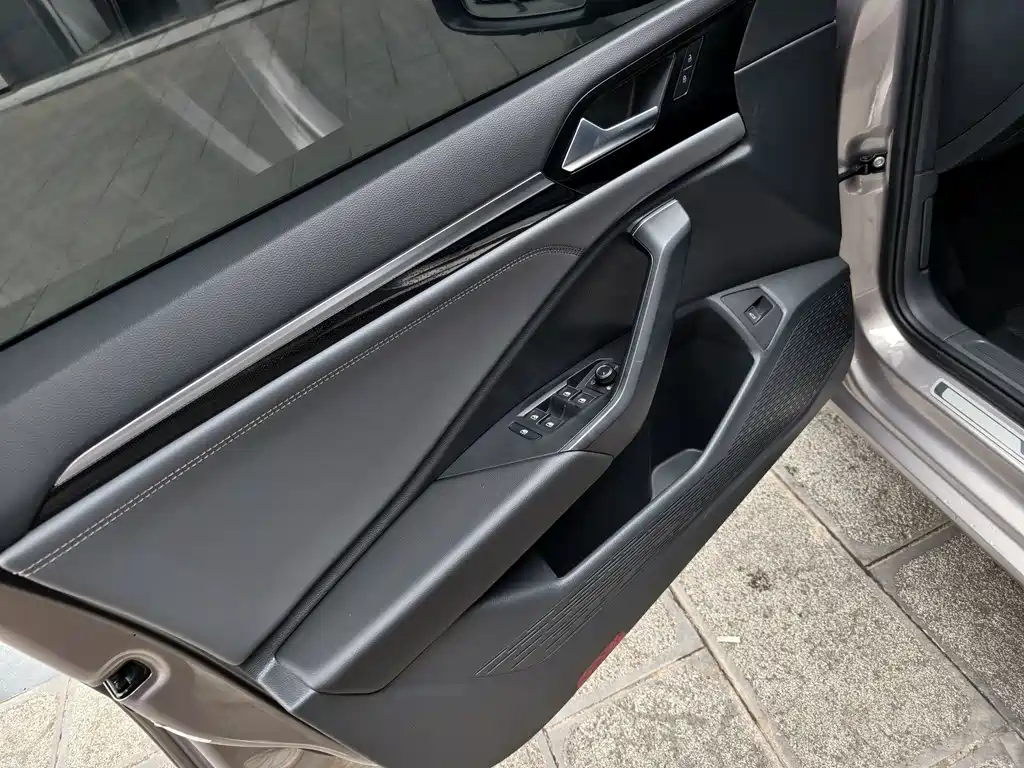 Volkswagen Sagitar — миниатюра 8