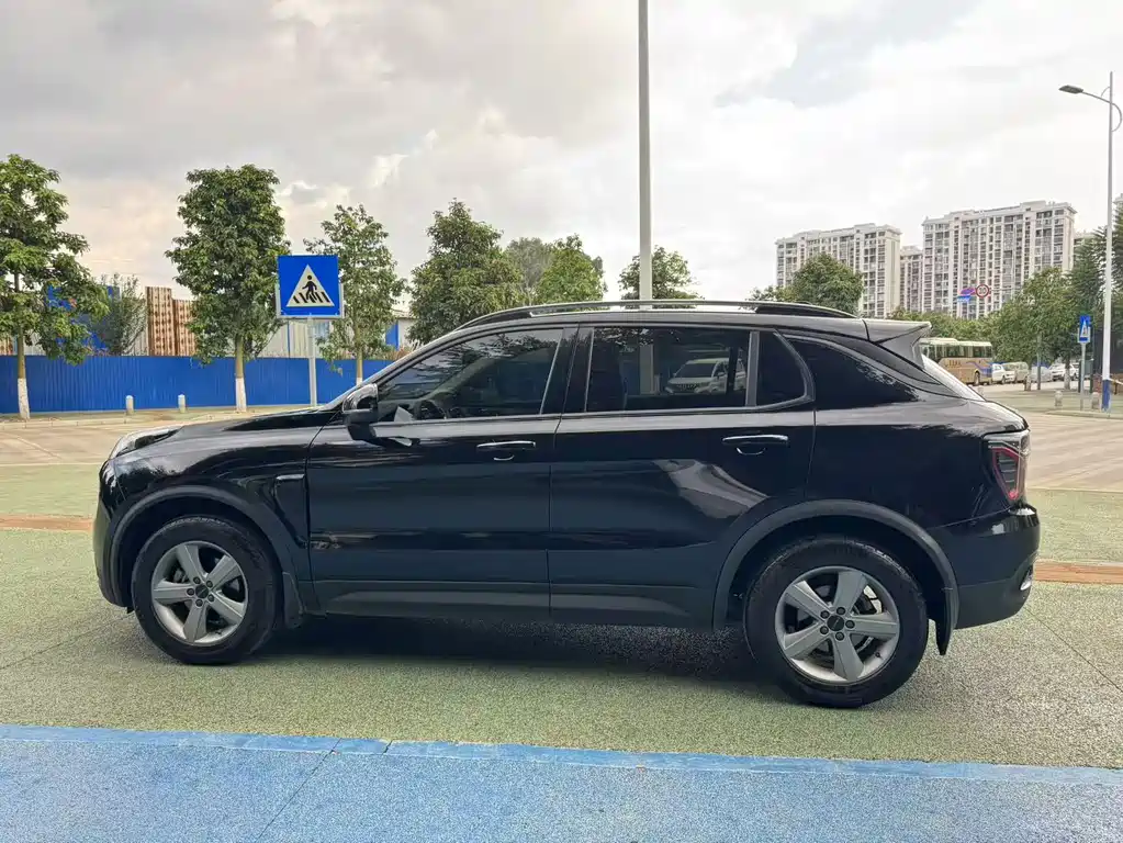 Lynk & Co 01 — миниатюра 4