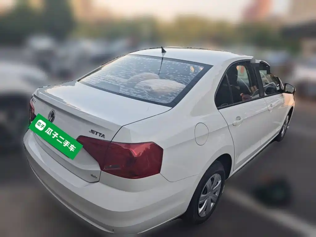 Volkswagen Jetta — миниатюра 4