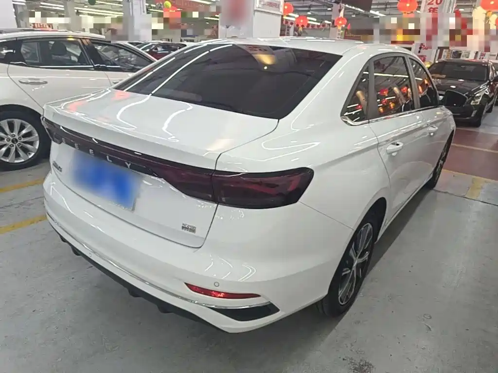 Geely Emgrand — миниатюра 7