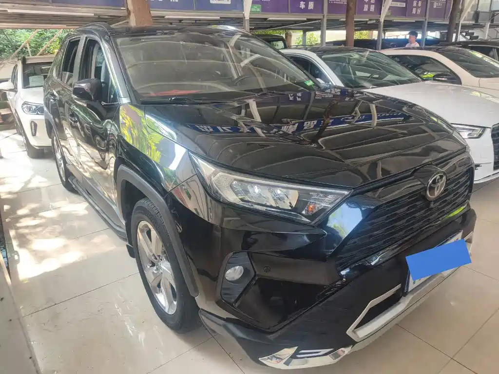 Toyota RAV4 2021