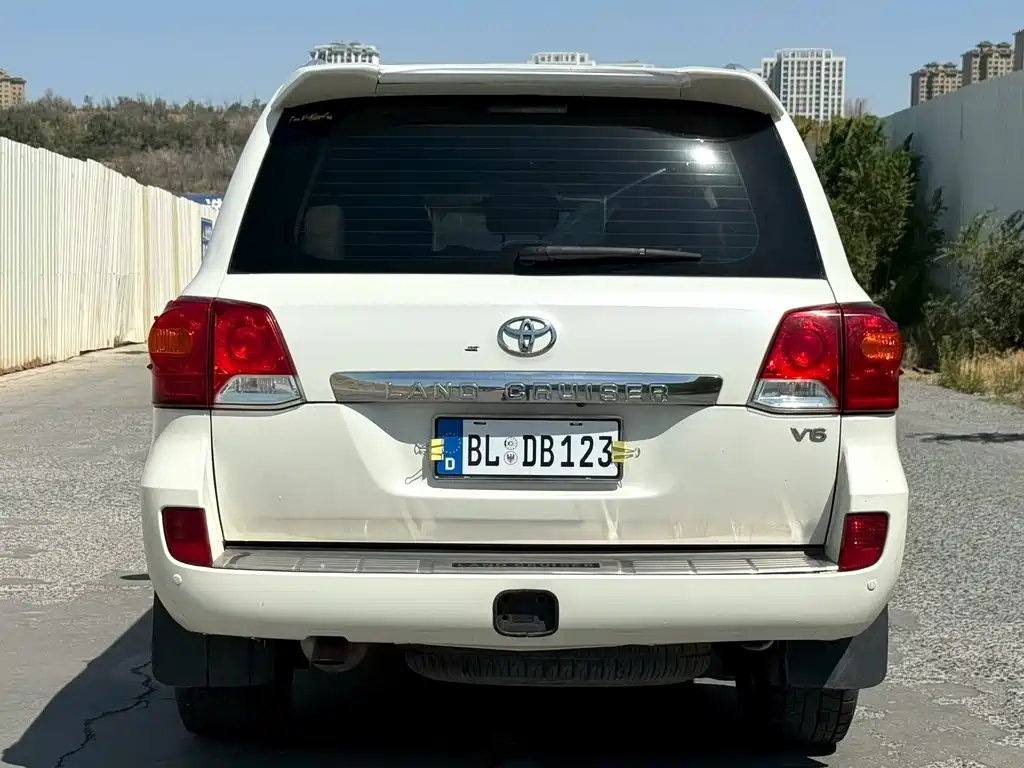 Toyota Land Cruiser — миниатюра 8