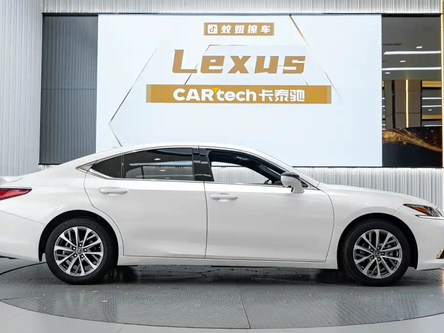 Lexus ES — миниатюра 4