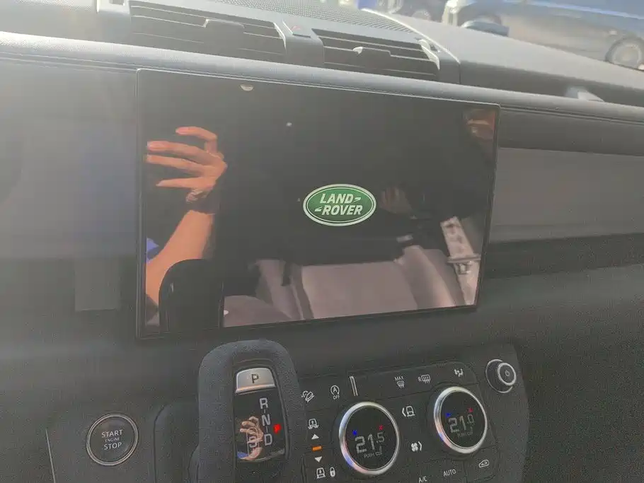 Land Rover Defender — миниатюра 13