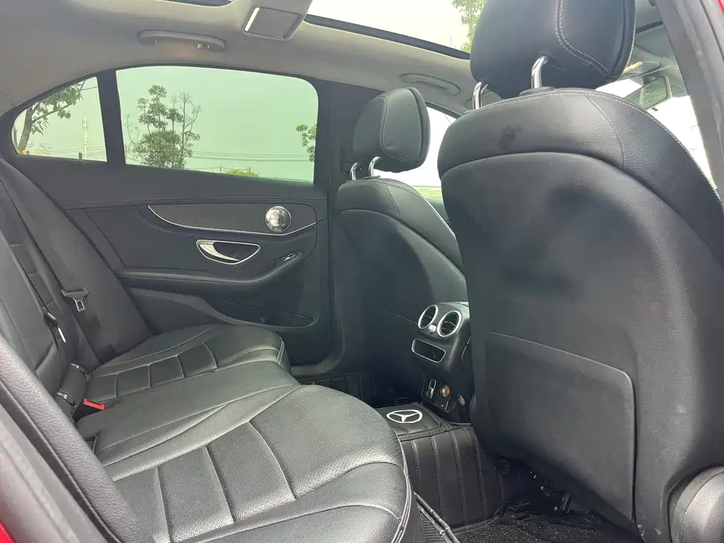 Mercedes-Benz C-Class — миниатюра 12