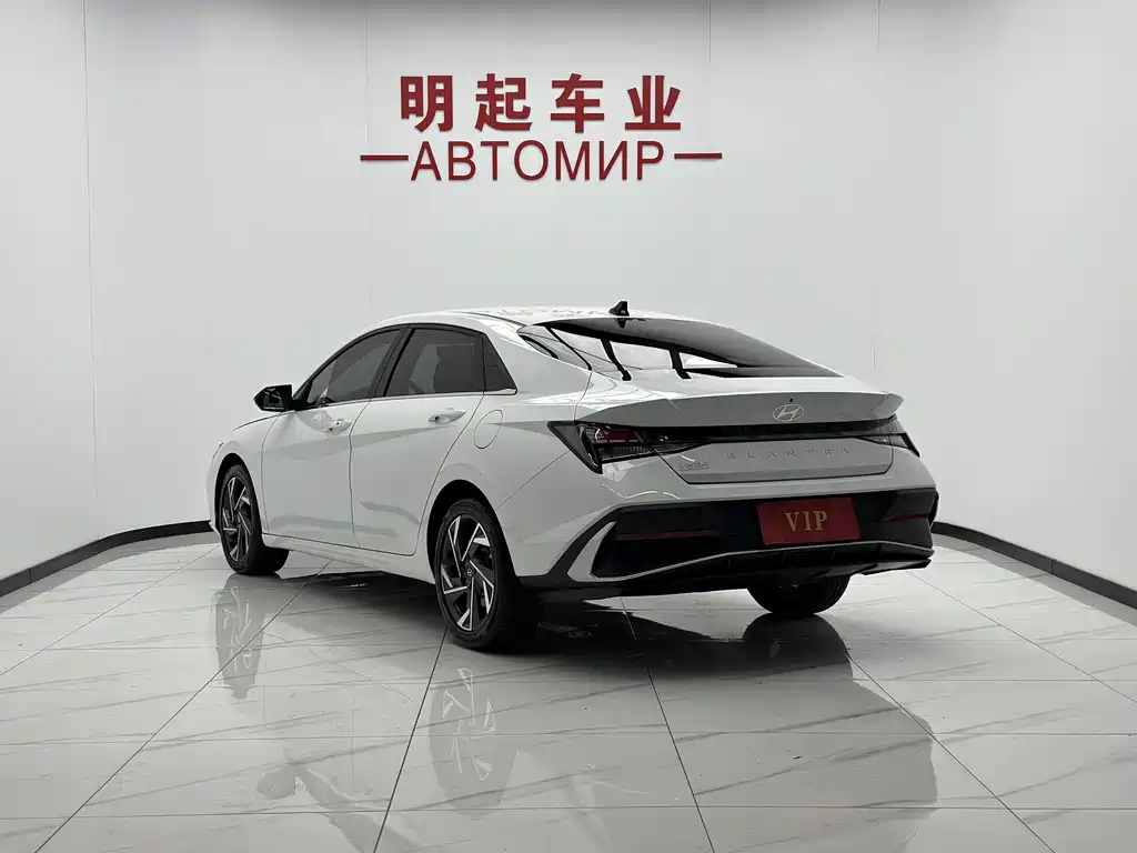 Hyundai Elantra — миниатюра 7
