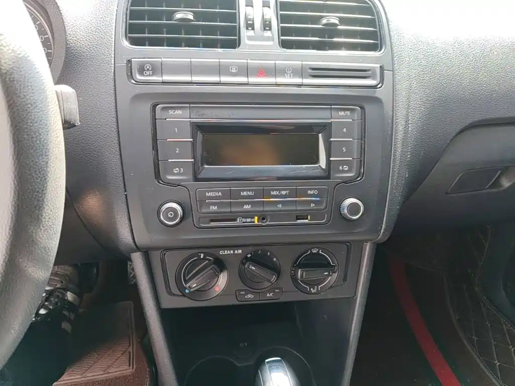 Volkswagen Polo — миниатюра 13
