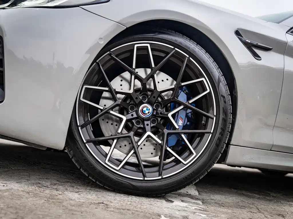 BMW M5 — миниатюра 5