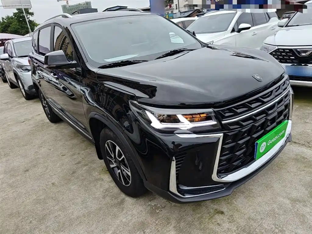 Dongfeng T5 2024 1.6L CVT мест