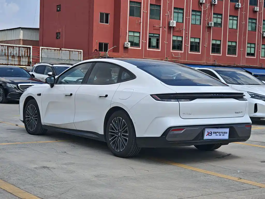 GEELY GALAXY GALAXY SPARKLE 8