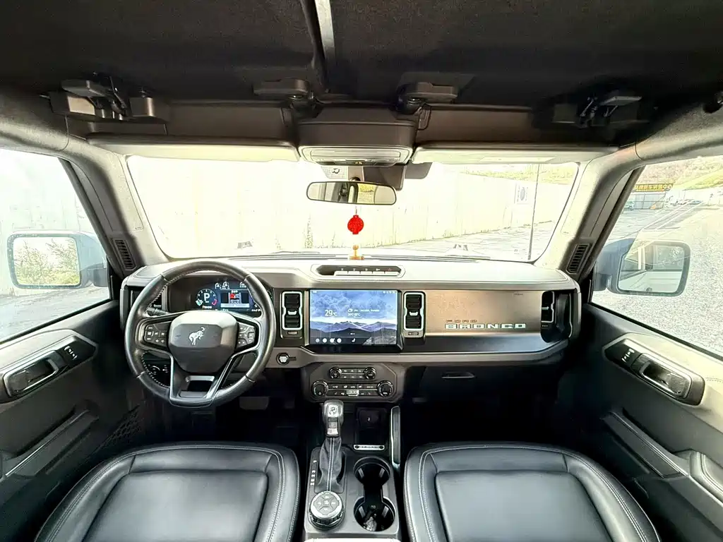 Ford Bronco — миниатюра 5