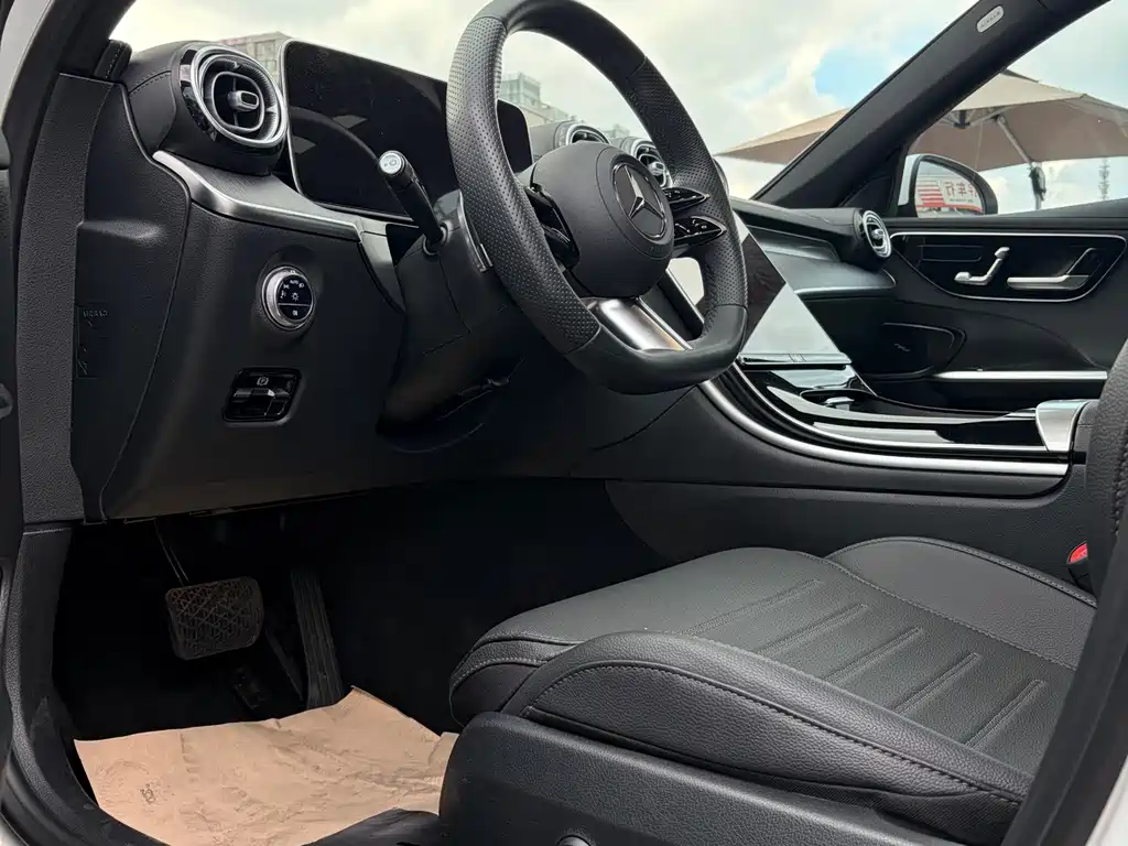 Mercedes-Benz C-Class — миниатюра 14