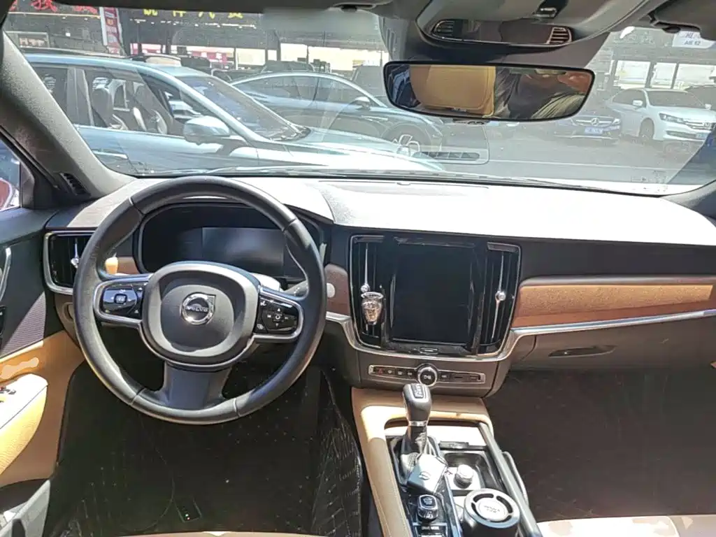 Volvo S90 — миниатюра 14