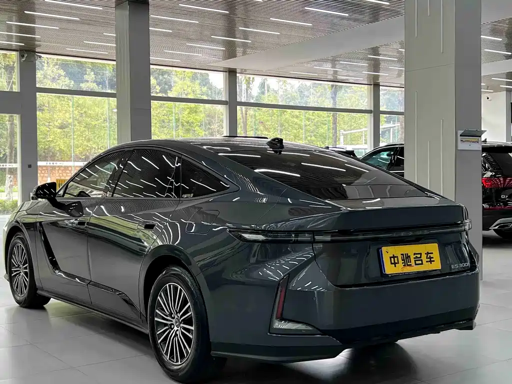 Lexus ES — миниатюра 6