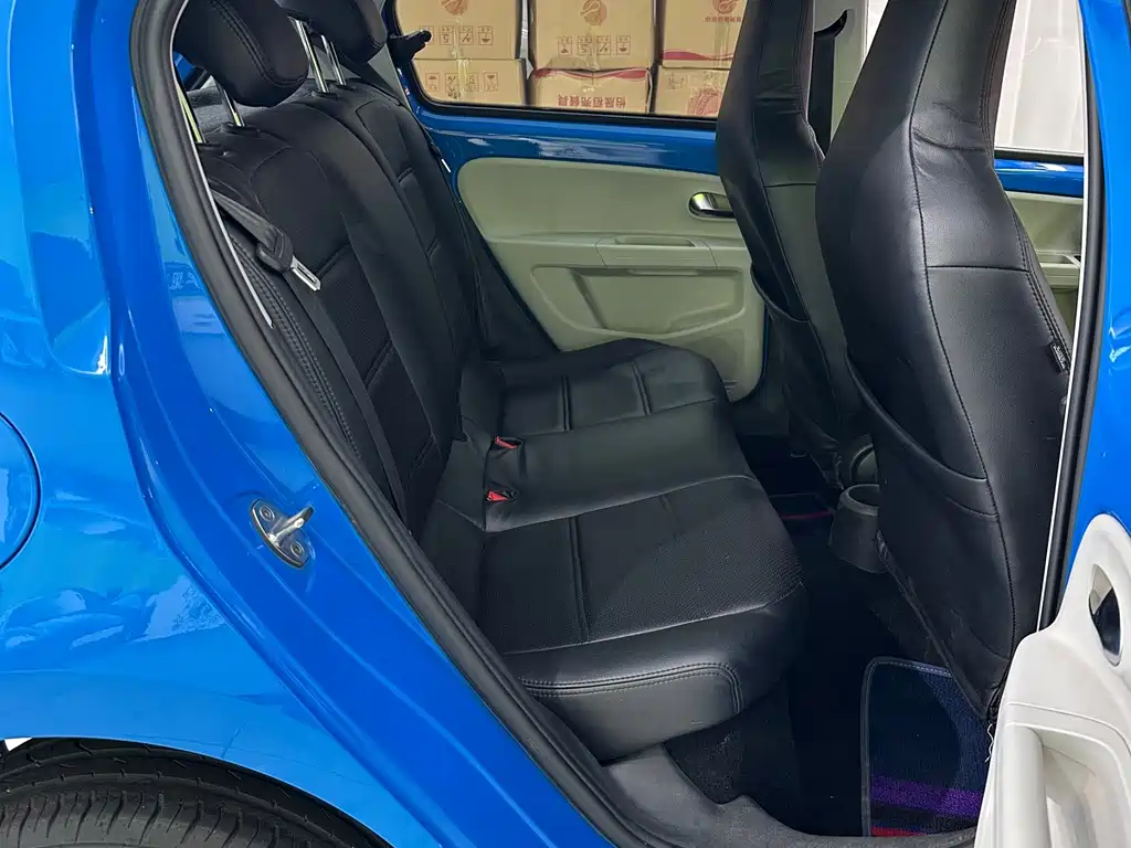 Volkswagen up! — миниатюра 13