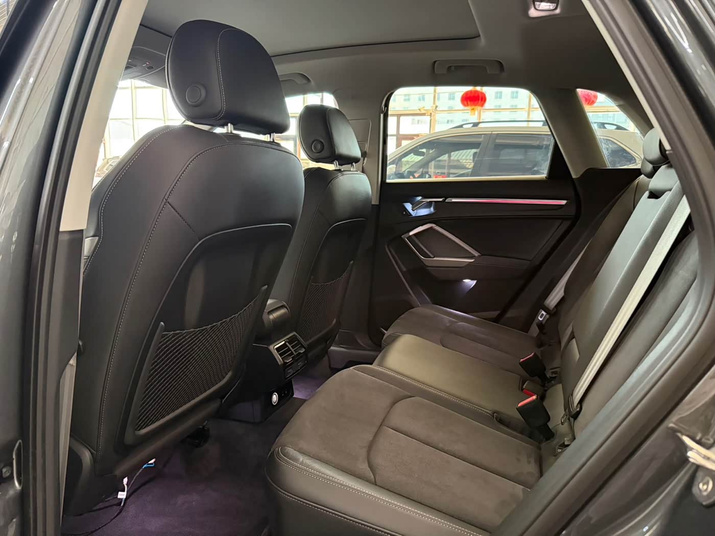Audi Q3 1.4 л 2022 г. Серебристо-серый, пробег 25000 км