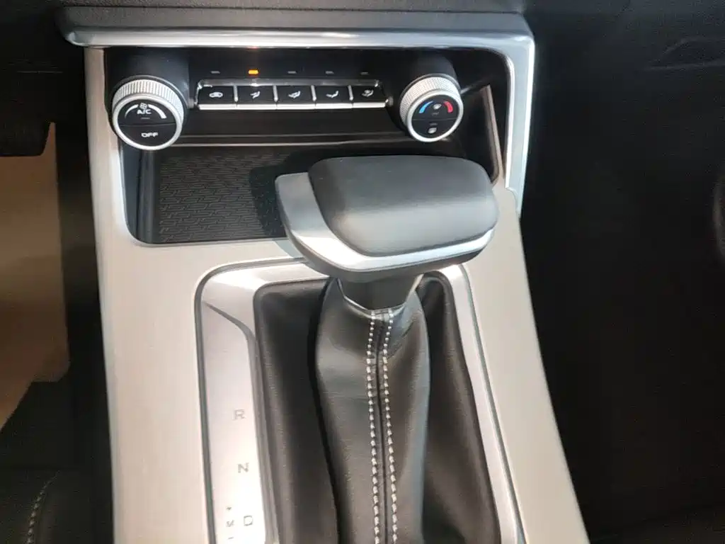 Geely Binyue — миниатюра 14