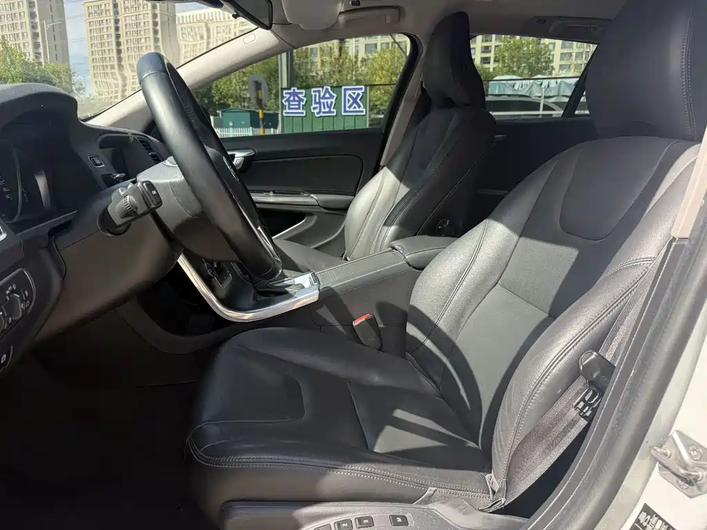 Volvo V60 — миниатюра 4