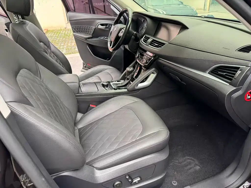 Borgward BX7 — миниатюра 7