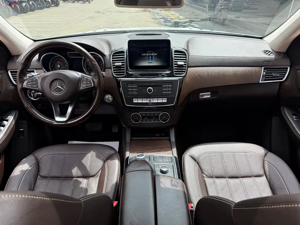 Mercedes-Benz GLE (Import) — миниатюра 10