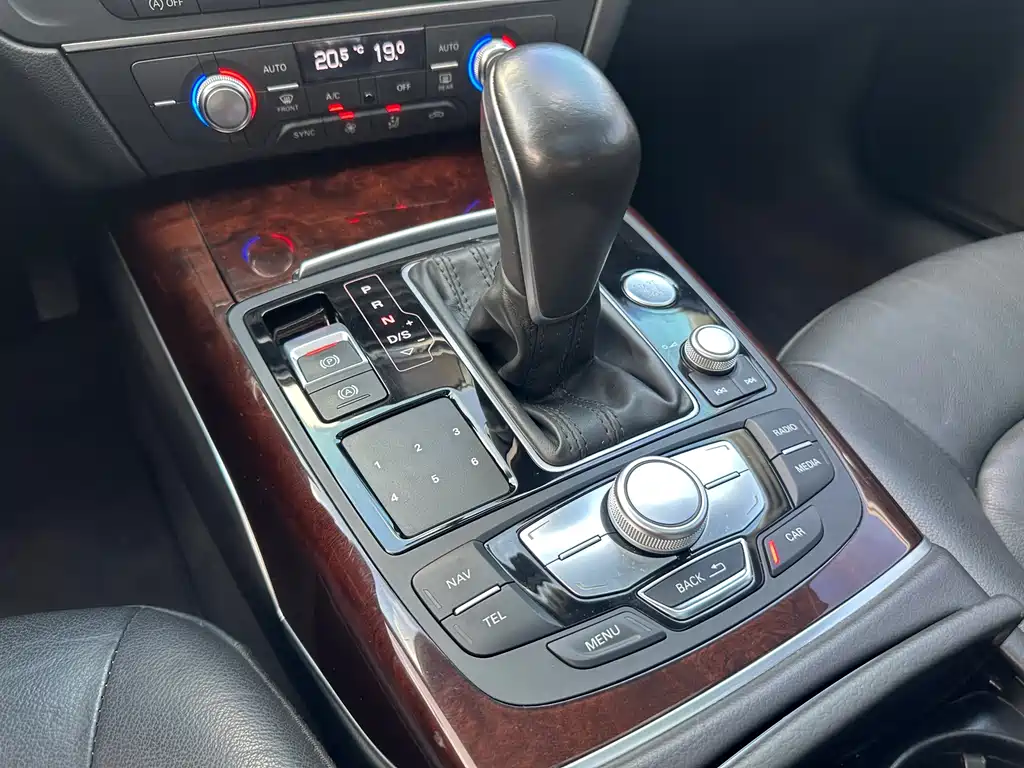 Audi A6L — миниатюра 18