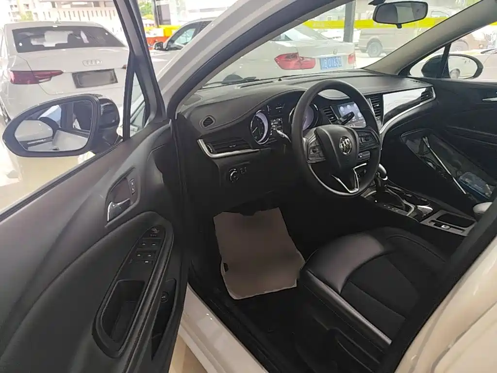Buick Verano — миниатюра 16