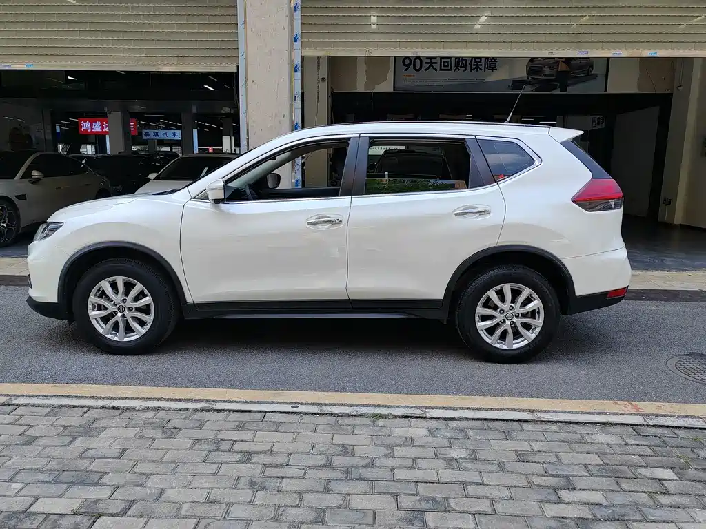 Nissan X-Trail — миниатюра 5