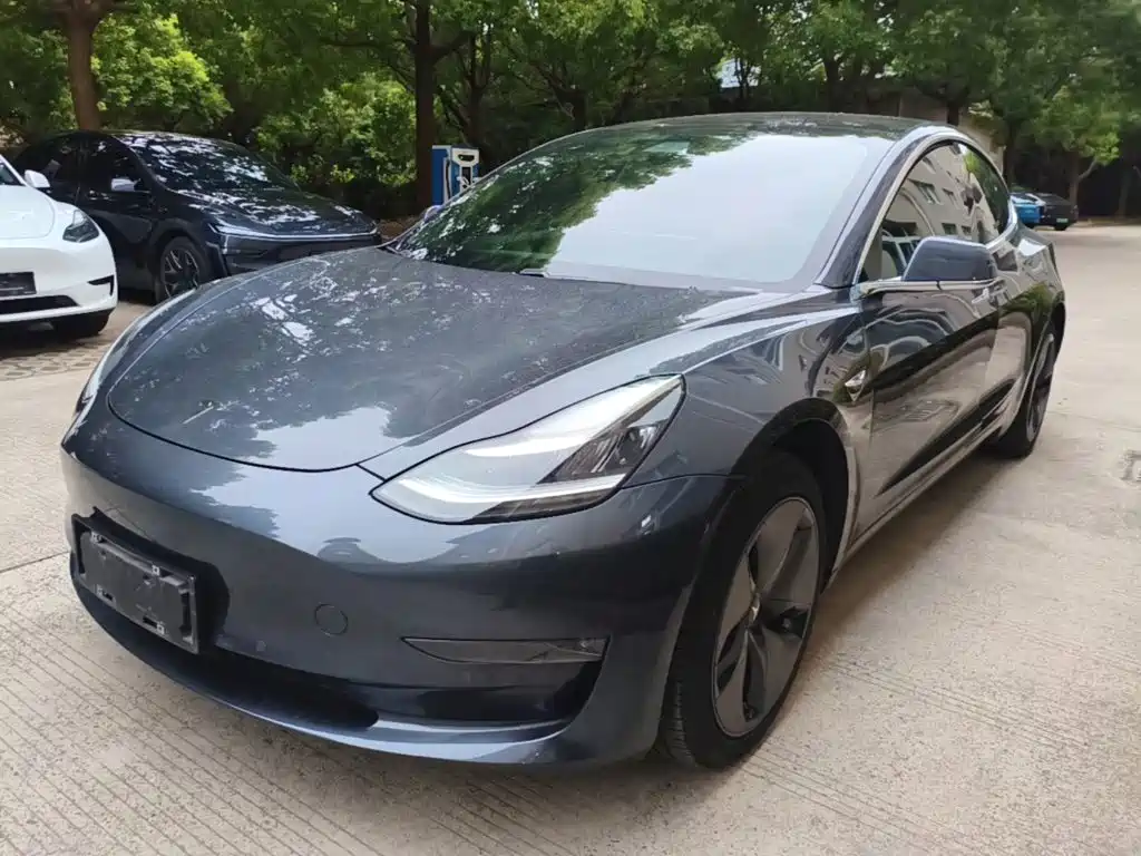 Tesla Model 3 — миниатюра 2