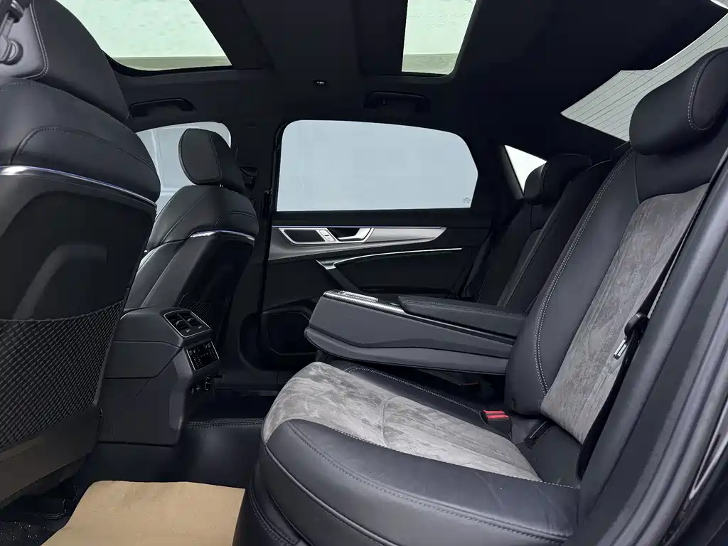 Audi A6L — миниатюра 12