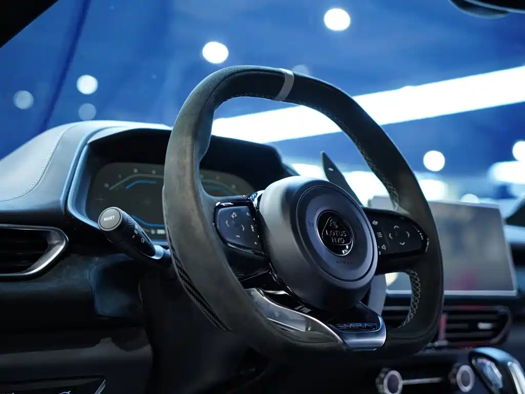 Lotus Emira — миниатюра 22