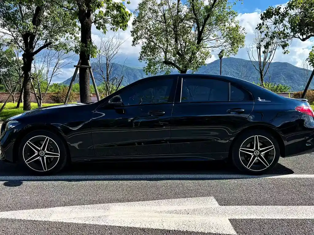 Mercedes-Benz C-Class — миниатюра 3