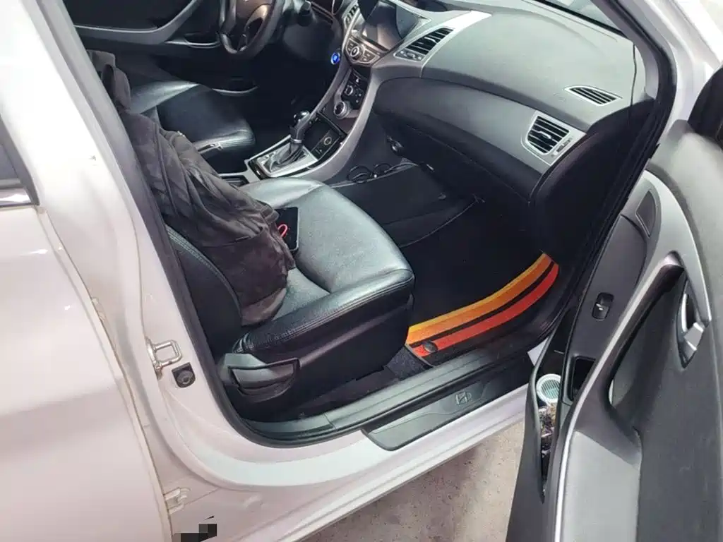 Hyundai Elantra Langdong — миниатюра 9