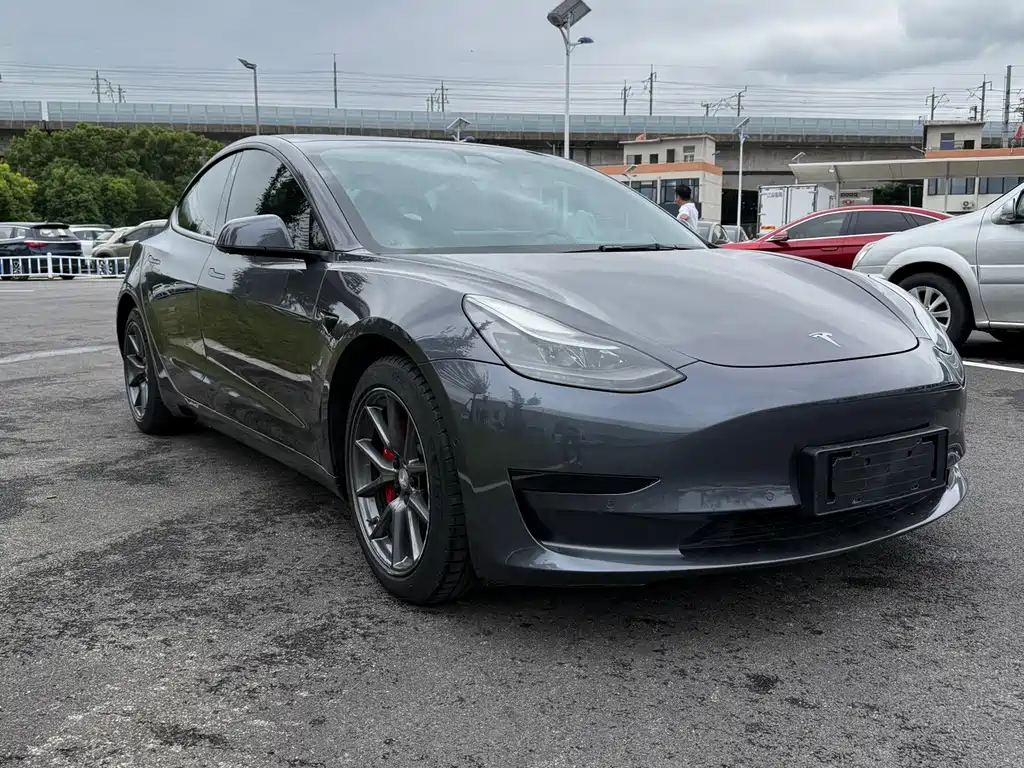 Tesla Model 3 — миниатюра 2