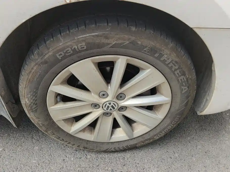 Volkswagen Jetta — миниатюра 6