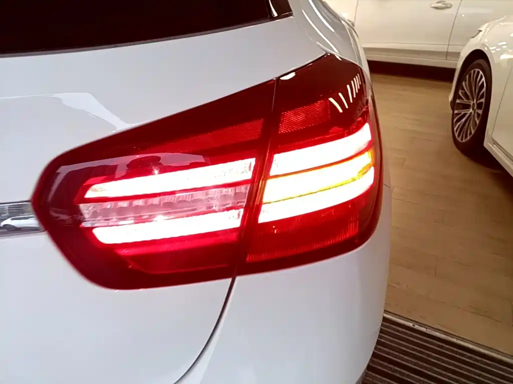 Mercedes-Benz GLA — миниатюра 8