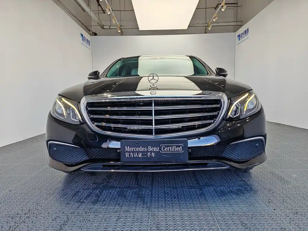 Mercedes-Benz E-Class — миниатюра 2