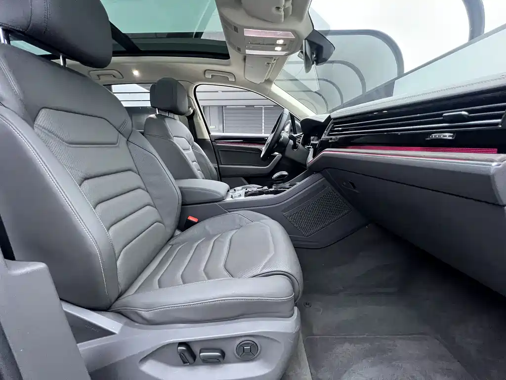 Volkswagen Touareg 2021 2.0TSI