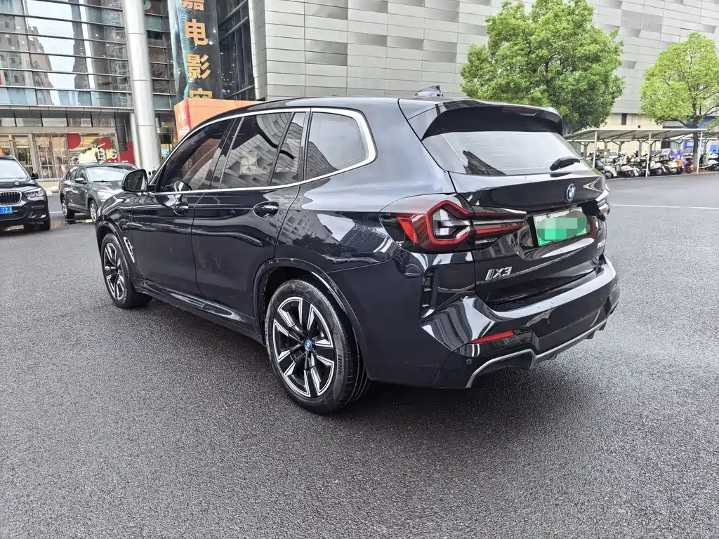 BMW iX3 — миниатюра 7
