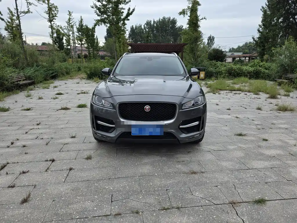 Jaguar F-PACE — миниатюра 2