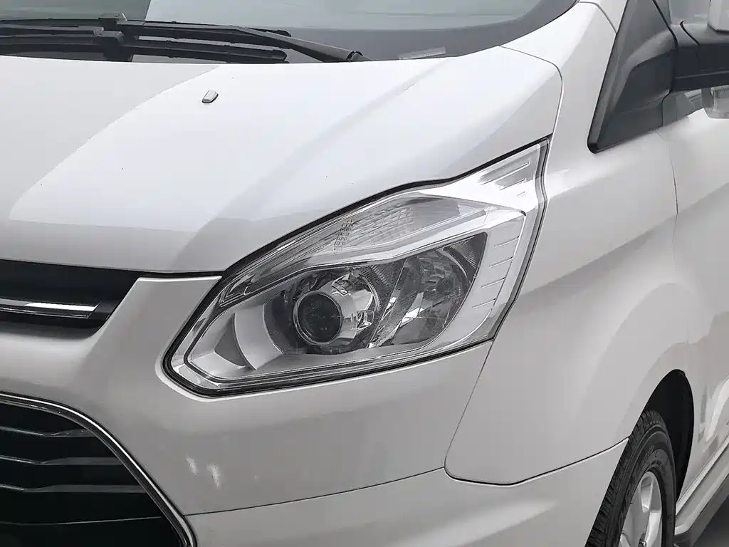 Ford Tourneo — миниатюра 7