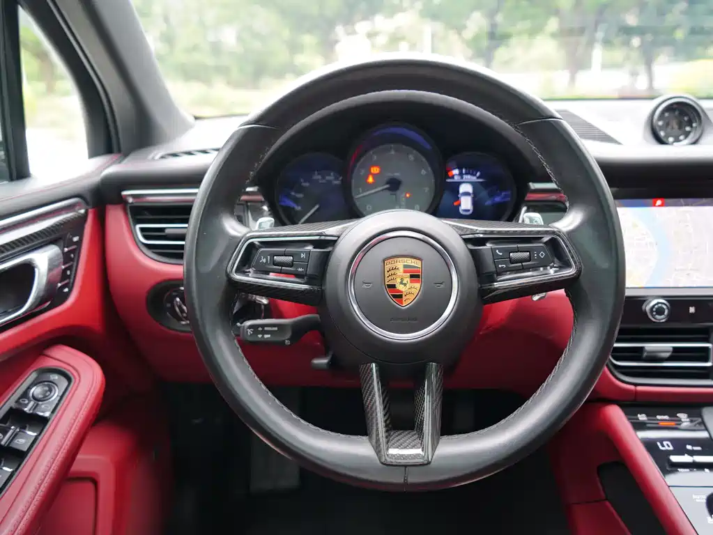 Porsche Macan — миниатюра 8